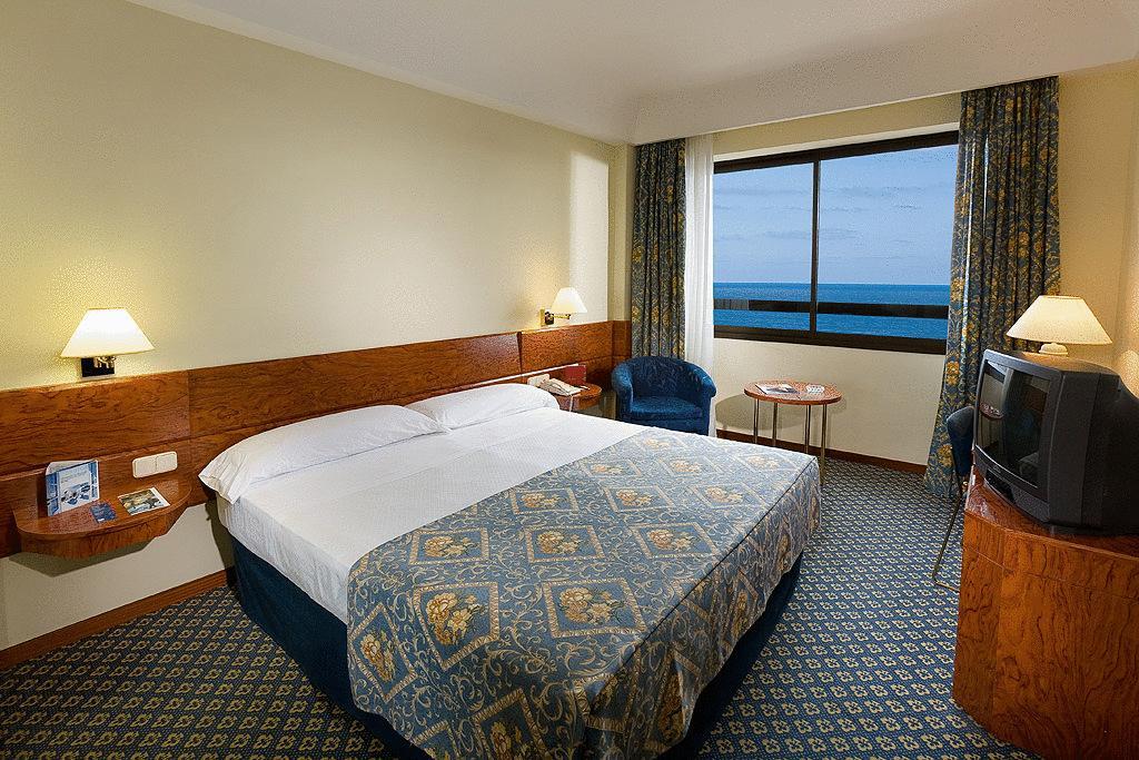 Ac Hotel Iberia Las Palmas By Marriott Room photo